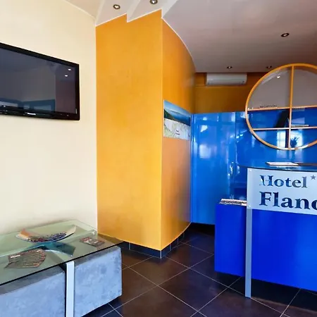 Flanona ホテル プロミン